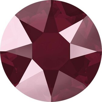 Swarovski hotfix steentjes kleur Crystal Dark Red (001L108S) SS16