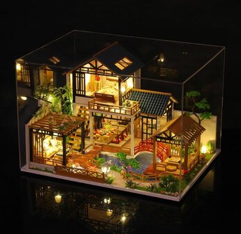 Mini Dollhouse - Villa - Orchard House in het donker