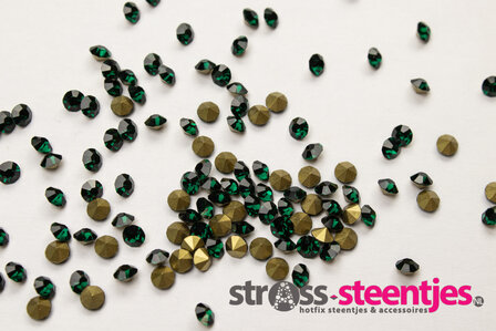 Emerald SS6 Pointed Back Rhinestones (per 144 stuks) met logo