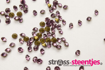 Light Amethyst SS20 Pointed Back Rhinestones (per 72 stuks) met logo