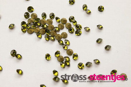 Olivine SS20 Pointed Back Rhinestones (per 72 stuks) met logo