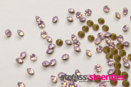 Pink Opal SS10 Pointed Back Rhinestones (per 144 stuks) met logo