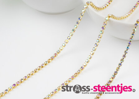 Strassketting 2.8 mm (SS10) Crystal AB - Gold Cup (per meter) ingezoomd met logo