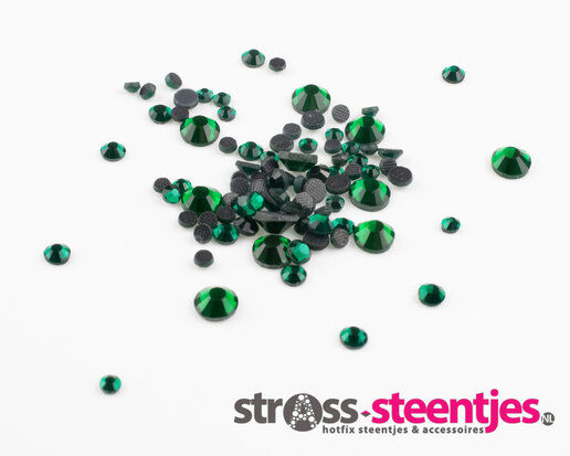 Emerald SS 16 Premium DMC kwaliteit Hotfix steentjes (per 144 stuks) met logo