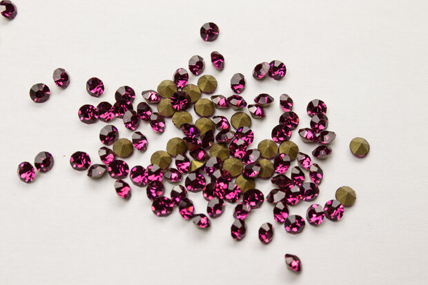 Fuchsia SS6 Pointed Back Rhinestones