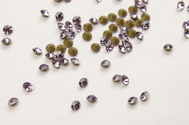 Violet SS6 Pointed Back Rhinestones 