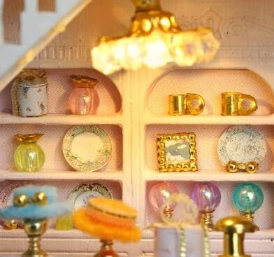 Mini Dollhouse - Villa - Special Gift Shop kast met beeldjes