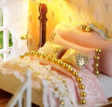 Mini Dollhouse - Villa - Special Gift Shop bed