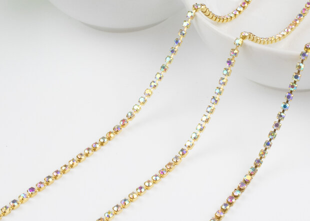 Strassketting 2.8 mm (SS10) Crystal AB - Gold Cup (per meter) ingezoomd