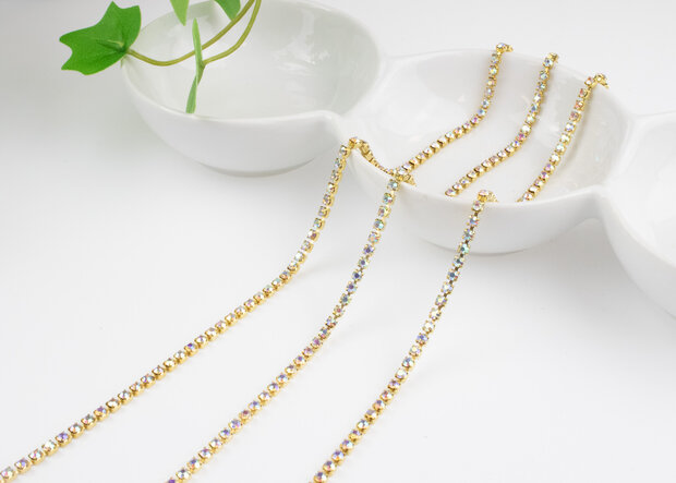 Strassketting 3 mm (SS12) Crystal AB - Gold Cup (per meter)