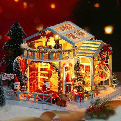 Mini Dollhouse - Villa - Christmas Snowy Night bij nacht