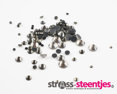 Black Diamond SS 30 Premium DMC kwaliteit Hotfix steentjes (per 36 stuks)